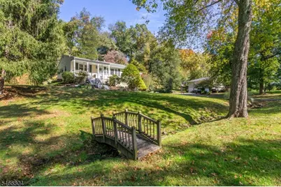 8 Prescott Cir, Clinton Township, NJ 08833 - Photo 5