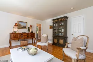 8 Prescott Cir, Clinton Township, NJ 08833 - Photo 13
