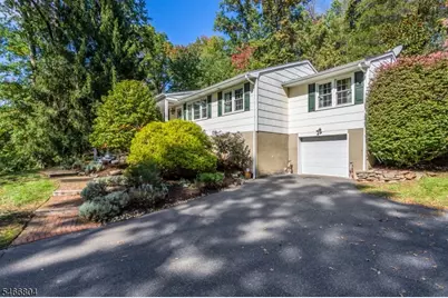 8 Prescott Cir, Clinton Township, NJ 08833 - Photo 3