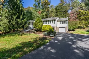8 Prescott Cir, Clinton Township, NJ 08833 - Photo 7