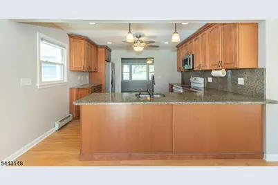 18 N Hillside Ave, Roxbury Township, NJ 07876 - Photo 17