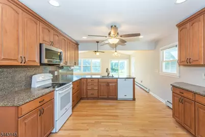 18 N Hillside Ave, Roxbury Township, NJ 07876 - Photo 13