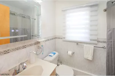 16 Park St, South Hackensack Township, NJ 07606 - Photo 37