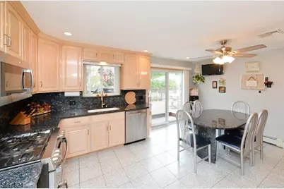 16 Park St, South Hackensack Township, NJ 07606 - Photo 13
