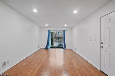 44 Wainwright St, Newark, NJ 07112 - Photo 3