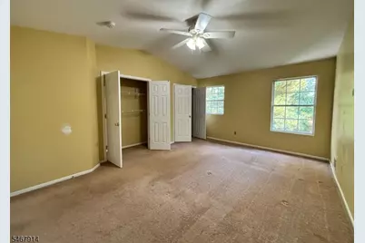 303 Tallwood Ln, Green Brook Township, NJ 08812 - Photo 7