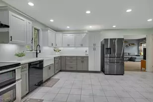 39 Hillside Ave, Jefferson Township, NJ 07460 - Photo 13