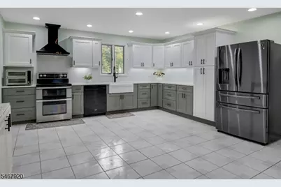 39 Hillside Ave, Jefferson Township, NJ 07460 - Photo 11