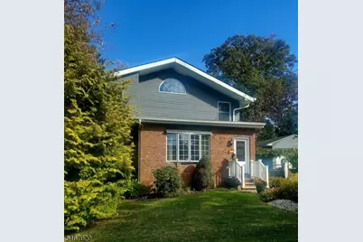 39 Hillside Ave, Jefferson Township, NJ 07460 - Photo 1