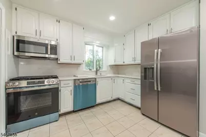 31 Hillside Ave, Florham Park, NJ 07932 - Photo 3