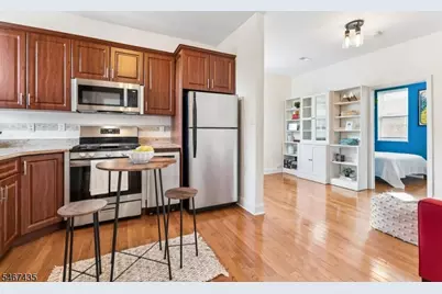 80 Bay St #7, Montclair Twp., NJ 07042 - Photo 7