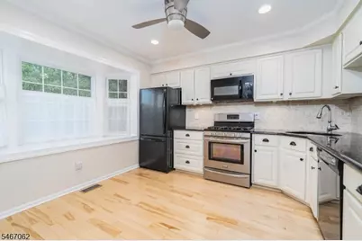 203 Salem Ct, Raritan Township, NJ 08822 - Photo 3