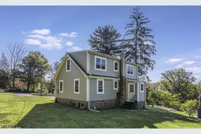 16 Chester Pl, Chester, NJ 07930 - Photo 3