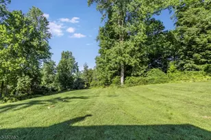 16 Chester Pl, Chester, NJ 07930 - Photo 7