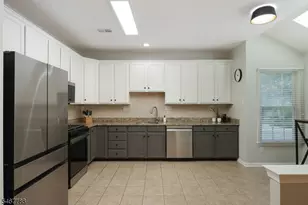 251 Patriot Hill Dr, Bernards Township, NJ 07920 - Photo 11