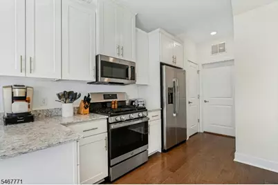53 Veterans Way, Morris Plains, NJ 07950 - Photo 3
