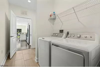 53 Veterans Way, Morris Plains, NJ 07950 - Photo 15