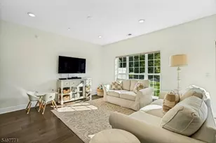 53 Veterans Wy, Morris Plains, NJ 07950 - Photo 7