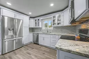 8 Yale St, Mount Olive, NJ 07828 - Photo 13
