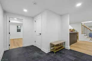64 N Hillside Ave, Livingston, NJ 07039 - Photo 29