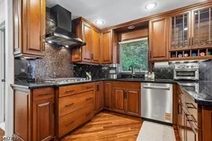 64 N Hillside Ave, Livingston, NJ 07039 - Photo 9