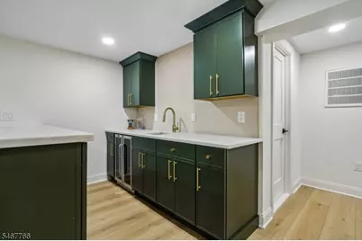 64 N Hillside Ave, Livingston, NJ 07039 - Photo 27