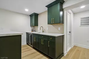64 N Hillside Ave, Livingston, NJ 07039 - Photo 27