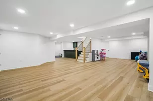 64 N Hillside Ave, Livingston, NJ 07039 - Photo 19