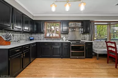 4 Scenic Falls Rd, Washington Township, NJ 07853 - Photo 17