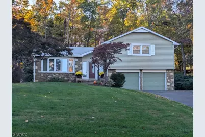26 Fawn Dr, Raritan Township, NJ 08822 - Photo 1