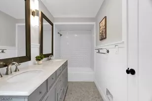 300 Tremont Ave, Orange, NJ 07050 - Photo 27