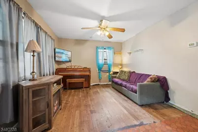 8 Center St, Hopatcong, NJ 07874 - Photo 9