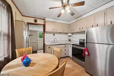 8 Center St, Hopatcong, NJ 07874 - Photo 15