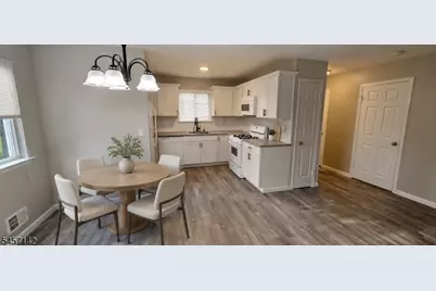 910 Reed Ct, Raritan Township, NJ 08822 - Photo 7