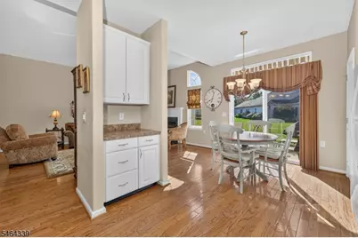 32 Daulton Dr, Franklin Township, NJ 08873 - Photo 13