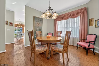 32 Daulton Dr, Franklin Township, NJ 08873 - Photo 7
