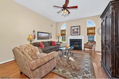 32 Daulton Dr, Franklin Township, NJ 08873 - Photo 17
