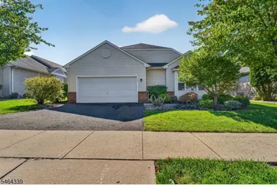 32 Daulton Dr, Franklin Township, NJ 08873 - Photo 3