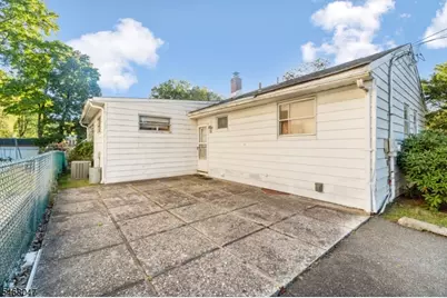 2 Overlook Ave, Little Falls Township, NJ 07424 - Photo 3