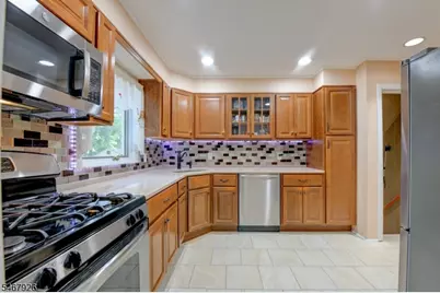 10 Lynn Dr, Springfield, NJ 07081 - Photo 7