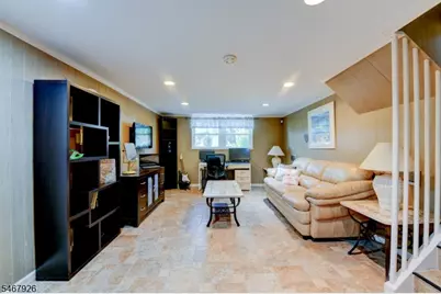 10 Lynn Dr, Springfield, NJ 07081 - Photo 9