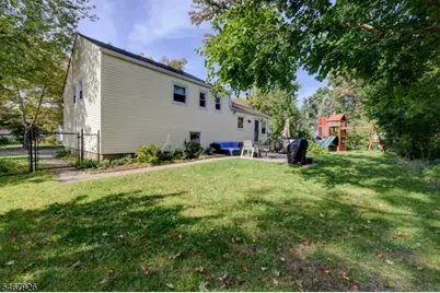 10 Lynn Dr, Springfield, NJ 07081 - Photo 21