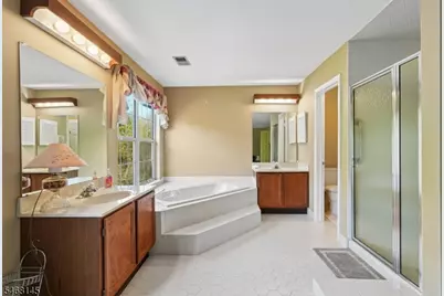 135 Grantham Dr, Franklin Township, NJ 08873 - Photo 15