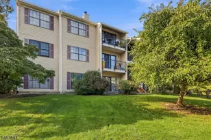 401 Danbury Ln, East Brunswick Township, NJ 08816 - Photo 25
