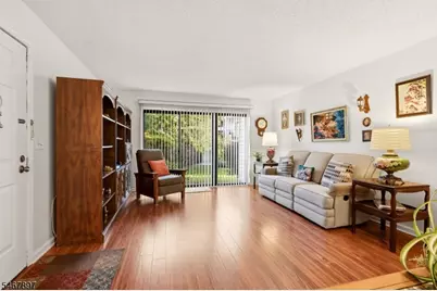 401 Danbury Ln #401, East Brunswick Township, NJ 08816 - Photo 3