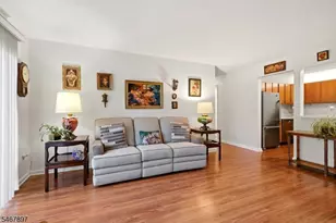 401 Danbury Ln, East Brunswick Township, NJ 08816 - Photo 5