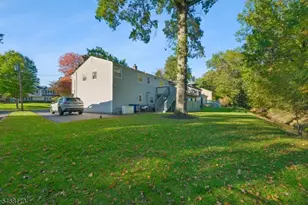 12 Knollwood Dr, Livingston, NJ 07039 - Photo 39