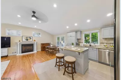 12 Knollwood Dr, Livingston, NJ 07039 - Photo 15