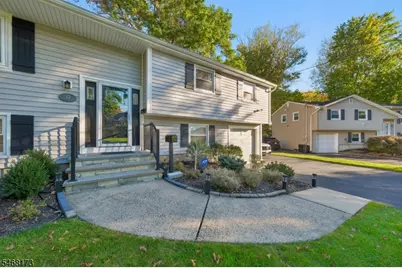 12 Knollwood Dr, Livingston, NJ 07039 - Photo 3