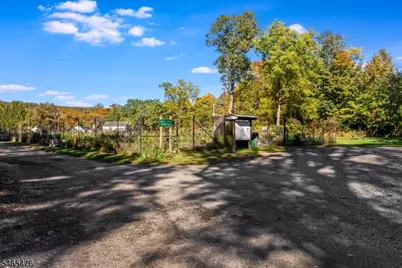 125 Glenbrook Rd, Morris Plains, NJ 07950 - Photo 23